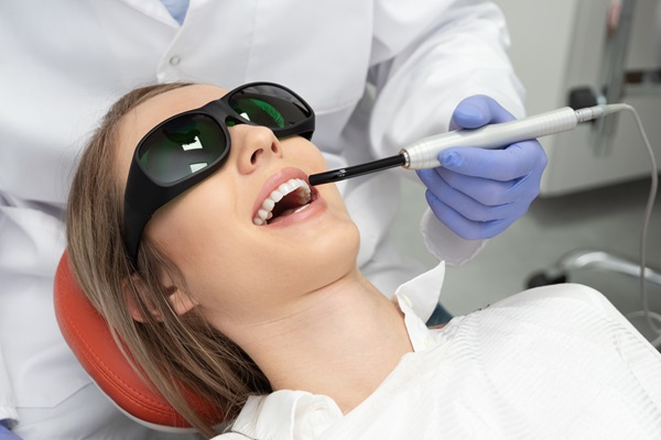 How A Laser Dentist Can Help With Gum Health